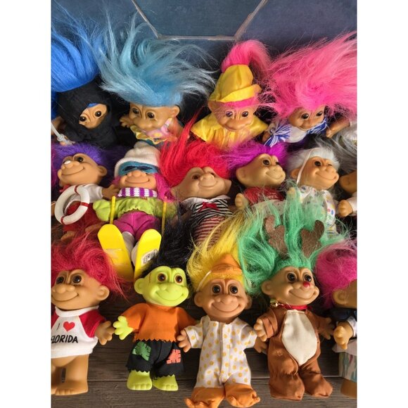 Bundle of 24 Assorted Vintage Russ Troll Dolls - Picture 4 of 5